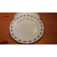 Corning "Decor" Teller | Paar Restaurant Grade Milchglas Vintage in Hervorragendem Zustand Corning "Decor" Teller | Paar Restaurant Grade Milchglas Vintage in Hervorragendem Zustand von Redstone2020