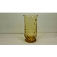Libbey Rain Flower Höheres Trinkglas Yellow Amber 1970Er 1980Er Jahre in Ausgezeichnetem Zustand Libbey Rain Flower Höheres Trinkglas Yellow Amber 1970Er 1980Er Jahre in Ausgezeichnetem Zustand von Redstone2020