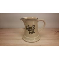 Pfaltzgraff "Village" Creamer Größer Oder Kleiner Krug Vintage Sammlerstück Und in Super Zustand von Redstone2020