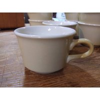 Royal China Mug Creme Glasur Teil Der "Korbweben" Kollektion U S A in Ausgezeichnetem Zustand von Redstone2020
