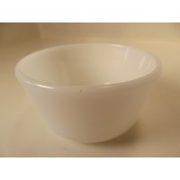 Usa Custard Cup/Auflaufförmchen Milchglas Ovenfest in Ausgezeichnetem Zustand von Redstone2020
