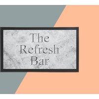 Personalisierter Barläufer - Weißer Marmor/Personalisierte Bar Läufer Geschenk Markenbar Hausbar Schreibtischmatte Barmatte Zubehör Ausstatten von RefreshPrints