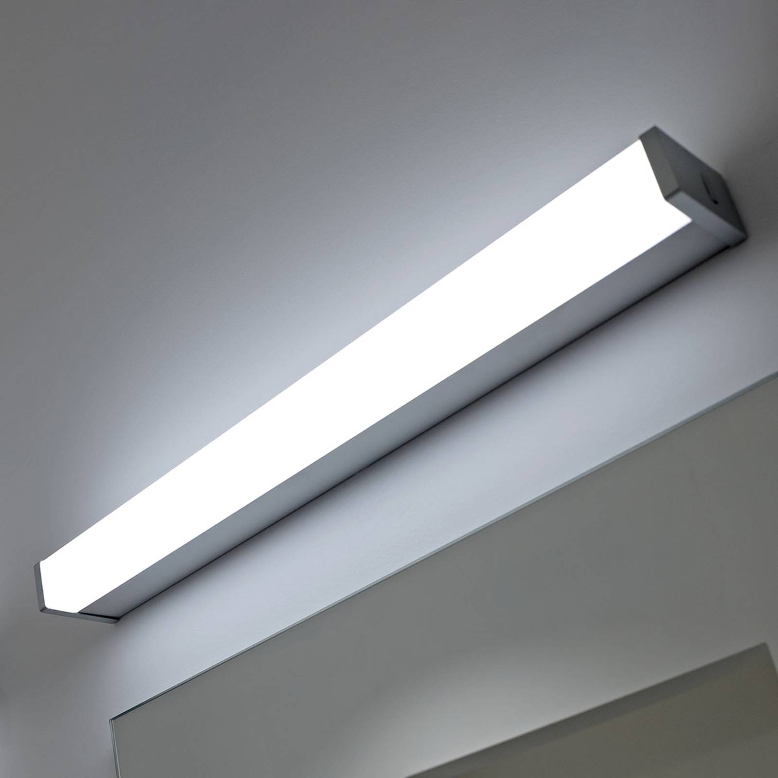 Spiegelleuchte Smile-SLG/0600 m. LED universalweiß von Regiolux