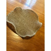 Jute Deckchen Kerze Unter Schicht 6 "Runden Durchmesser Wohnkultur Mama Oma Geschenk Tisch Kommode Nachttisch Becher Platzierung Rüsche Oder Flach von ReidBabyBlankets