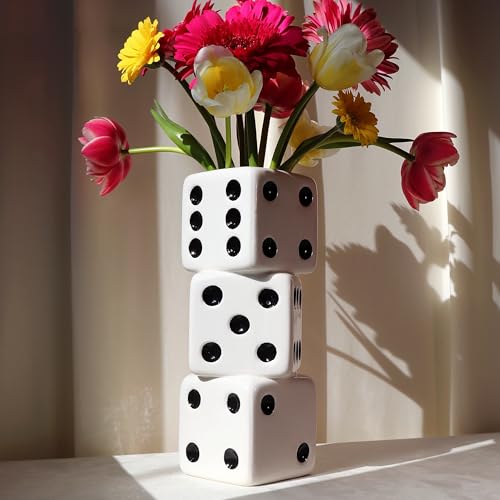 Reimagine Discovery Vase mit DREI Würfeln, weißer Körper und Schwarze Punkte von Reimagine Discovery