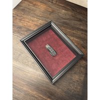 Porsche Schlüssel Wanddeko Geschenkidee Bilderrahmen Alcantara Luxus Motorsport Auto Männer Accessoire Stilvoll Autoliebhaber Hochwertig Porsche Schlüssel Wanddeko Geschenkidee Bilderrahmen Alcantara Luxus Motorsport Auto Männer Accessoire Stilvoll Autoliebhaber Hochwertig von ReinoCREATIVE