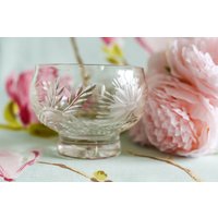 Feine Stuart Kristall Geätzte Blumenschale Signiert von ReiverVintage