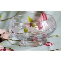 Sehr Feine Thomas Webb Bleierte Kristallschale Mit Blumen Und Reben Graviert Perfekt Für Sommerfrüchte Oder Rosen Sehr Feine Thomas Webb Bleierte Kristallschale Mit Blumen Und Reben Graviert Perfekt Für Sommerfrüchte Oder Rosen von ReiverVintage