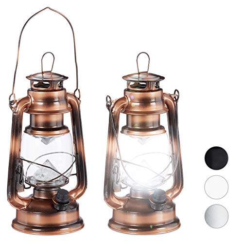 Relaxdays 2 x Sturmlaterne LED, Retro Sturmlampe als Fensterdeko oder elektrische Gartenlaterne, batteriebetrieben, Kupfer Relaxdays 2 x Sturmlaterne LED, Retro Sturmlampe als Fensterdeko oder elektrische Gartenlaterne, batteriebetrieben, Kupfer von Relaxdays
