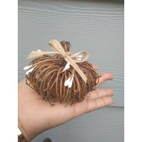 Herbst Verzieren Mini Rustikaler Kürbis Mit Sackleinen Schleife Herbst Verzieren Mini Rustikaler Kürbis Mit Sackleinen Schleife von RelaxingRecoveries