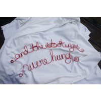 Und Die Strümpfe Wurden Aufgehängt Zeichen Für Weihnachten Urlaub Dekor Und Die Strümpfe Wurden Aufgehängt Zeichen Für Weihnachten Urlaub Dekor von RelaxingRecoveries