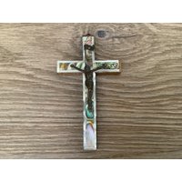 G60 Antikes Hölzernes Kruzifix Mit Abalone Und Perlmutt G60 Antikes Hölzernes Kruzifix Mit Abalone Und Perlmutt von Reliantique
