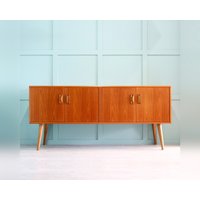 Überarbeitetes Mid Century Modernes Viertüriges Vintage Teak Sideboard - Anrichte Plattenschrank G Plan Fresko Modifiziert Retro Mcm von RemadeRetroStudio