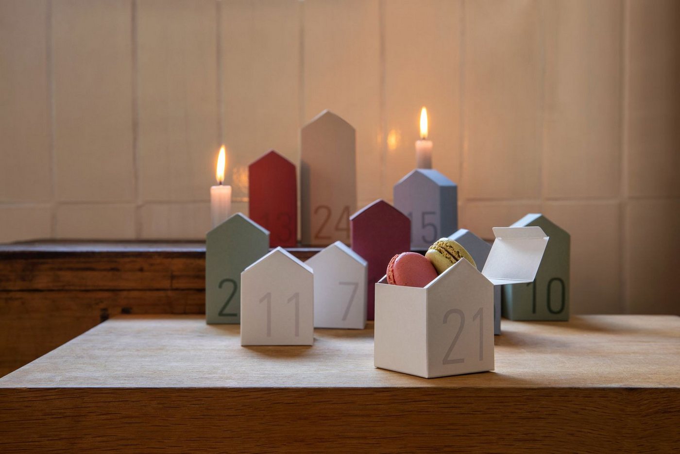 Remember befüllbarer Adventskalender, Remember Adventskalender DORF mit 24 nummerierten Häuschen Remember befüllbarer Adventskalender, Remember Adventskalender DORF mit 24 nummerierten Häuschen von Remember