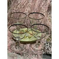 Vintage Footed Glass Sherbert Desert Custard Dish Cup Klar Mit Silber-Platin-Rändern Set Von 4 von ReminiscentHome