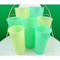 Vintage Retro Tupperware Becher Trinkbecher 1950Er 1960Er Jahre Mid Century Set 7 Gelb Grün Kunststoff Küche Servieren Home Live Decor Party Geschenk von ReminiscingVintage