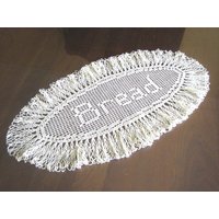 Deckchen Hand Gehäkelt Spitze Kommode Läufer Büro Schal Baumwolle Tischdecke Brot Weiß Gerüscht Oval von RenaissanceProfessor