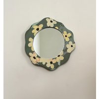 Wildblumen Nerikomi Spiegel | Wanddekoration Aus Keramik Handgetöpferte Florale Wildblumen Nerikomi Spiegel | Wanddekoration Aus Keramik Handgetöpferte Florale von Reneeporcelain