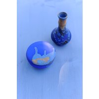 Vase + Dose Handarbeit Handmade Midcentury 70S Keramik Retro Braun Blau Pottery Glasur Verlauf von Requisitenfundus