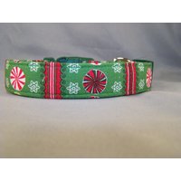 Glitzernde Peppermint Streifen Grün Hundehalsband von RescueMeCollars