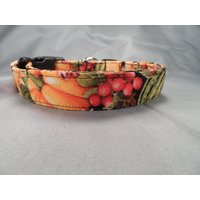 Herbst-Obst Auf Schwarzem Halsband Herbst-Obst Auf Schwarzem Halsband von RescueMeCollars