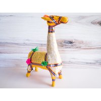 Handgefertigtes Lama-Dekor Aus Indien, Charmantes Buntes Vintage-Dekor Handgefertigtes Lama-Dekor Aus Indien, Charmantes Buntes Vintage-Dekor von ReshapedSpaces