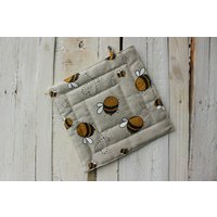 Leinen Topflappen Mit Bienen Geschenk Leinen Topflappen Mit Bienen Geschenk von Reska