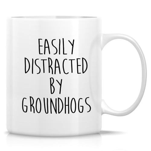 Retreez Lustige Groundhogs Tasse – leicht abgelenkt von Murmeltier-Tasse – 325 ml Keramik-Kaffee- oder Teetasse – humorvolles sarkastisches Geschenk für Tierliebhaber, Nagetier-Fans – Geburtstags Retreez Lustige Groundhogs Tasse – leicht abgelenkt von Murmeltier-Tasse – 325 ml Keramik-Kaffee- oder Teetasse – humorvolles sarkastisches Geschenk für Tierliebhaber, Nagetier-Fans – Geburtstags von Retreez