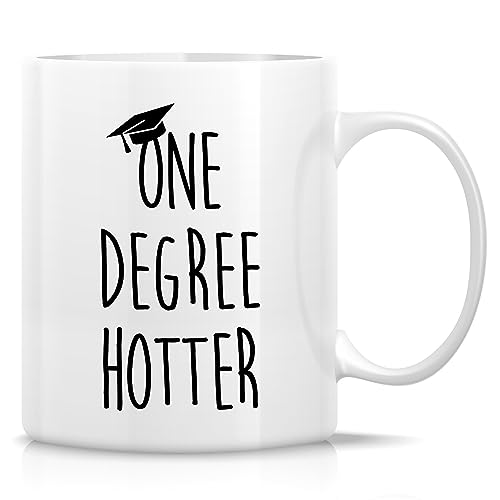 Retreez Lustige Tasse zum Schulabschluss, 325 ml, Keramik-Kaffeetasse mit Aufschrift "One Degree Hotter Bachelor's Masters Degree MBA, College", 325 ml, motivierendes, inspirierendes Geschenk für Retreez Lustige Tasse zum Schulabschluss, 325 ml, Keramik-Kaffeetasse mit Aufschrift "One Degree Hotter Bachelor's Masters Degree MBA, College", 325 ml, motivierendes, inspirierendes Geschenk für von Retreez