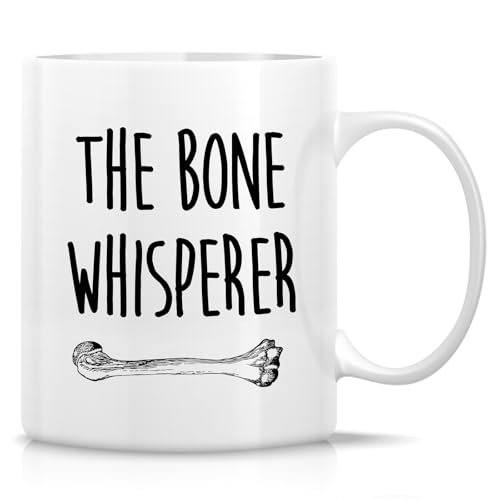 Retreez Lustige orthopädische Tasse – The Bone Whisperer Tasse – 325 ml Keramik-Kaffee- oder Teetasse – humorvolles sarkastisches Geschenk für Orthopäden, Orthopäden, Orthopäden, Chiropraktiker Retreez Lustige orthopädische Tasse – The Bone Whisperer Tasse – 325 ml Keramik-Kaffee- oder Teetasse – humorvolles sarkastisches Geschenk für Orthopäden, Orthopäden, Orthopäden, Chiropraktiker von Retreez
