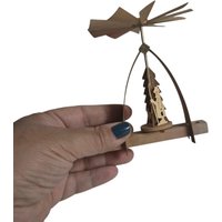 Kleine Deutsche Retro-Pyramide Mit Handgeschnitzten Holzfiguren Und 2 Kerzen #16 von RetroChristmaTheatre