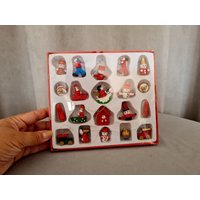 Vintage Set Von 20 Miniaturfiguren Aus Holz Weihnachten Handbemalt Dekoration #79 von RetroChristmaTheatre
