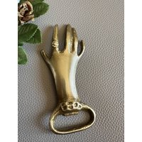 Flaschenöffner Aus Messing in Form Einer Hand Flaschenöffner Aus Messing in Form Einer Hand von RetroCommode
