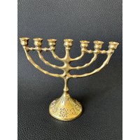 Vintage Bronze Menorah Kerzenständer, Kleiner Kerzenständer Mit Sieben Schalen Für Minikerzen, Religiöser Vintage Bronze Menorah Kerzenständer, Kleiner Kerzenständer Mit Sieben Schalen Für Minikerzen, Religiöser von RetroCommode