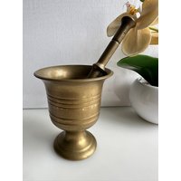 Vintage Bronze Mörser Mit Pistill von RetroCommode