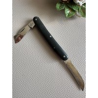 Vintage Gartenveredelungsmesser, Das Bei Der Veredelung Von Pflanzen Hilft Vintage Gartenveredelungsmesser, Das Bei Der Veredelung Von Pflanzen Hilft von RetroCommode
