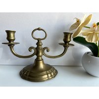 Vintage Kerzenständer Aus Messing Mit Halter Vintage Kerzenständer Aus Messing Mit Halter von RetroCommode