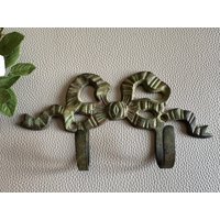 Vintage Messing Kleiderbügel Mit Zwei Haken Vintage Messing Kleiderbügel Mit Zwei Haken von RetroCommode