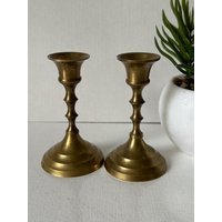 Vintage Set Von 2 Mini-Kerzenhaltern Aus Messing Vintage Set Von 2 Mini-Kerzenhaltern Aus Messing von RetroCommode