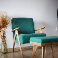 Mid Century Sessel Und Ottomane in Grünem Stoff, Handgemachter Vintage Sessel, Grüner Kleiner Bequemer Für Wohnzimmer von RetroDesignCRO