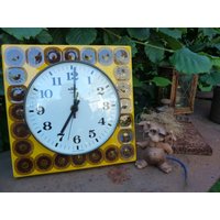 Uhr/Küchenuhr Wanduhr Europa von RetroRauschen