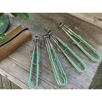 Vintage-Set Von Reise Klappaufhänger, Reise-Aufhänger Set in Ledertasche, Kleiderschrank 50Er K.bügel von RetroRauschen