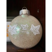 Sandelholz Pyrex Ornament von RetroRosebudd