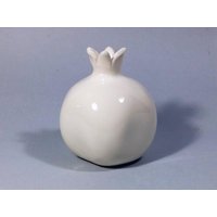 Handgemachte Granatapfel Keramikvase Kleine Knospe Handgemachte Granatapfel Keramikvase Kleine Knospe von RetroStyleCeramics