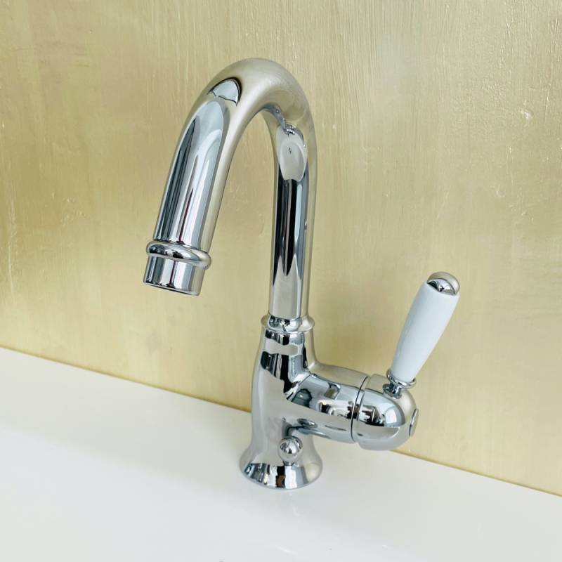 Waschbeckenarmaturen Retro/Vintage Serie Trafalgar Chrom von Retrobad von Retrobad