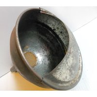 Antiker Rustikaler Primitiver Zinntrichter Mit Sieb Industriebauernhausdekor Antiker Rustikaler Primitiver Zinntrichter Mit Sieb Industriebauernhausdekor von Retromagination