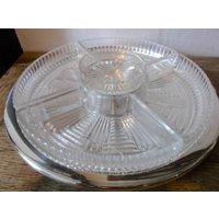Mcm Servierplatte Versilbert 50Er Jahre Aperitif Und Hors D'oeuvres Metall Serviertablett Mit Glasschüsseln von Retromagination