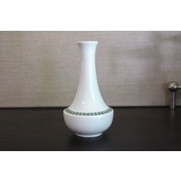 Porzellan Vase Blümchenranke Grün 70Er von Retrospektiven