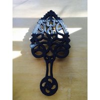 Vintage Gusseisen Herz Untersetzer von ReuelsRoost