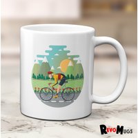 Bike Rider On The Road Tasse | Rennrad Geschenk 11 Unzen Keramiktasse von RevoMugs